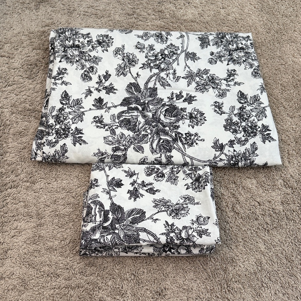 Urban Outfitters Toile Duvet Cover Set